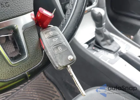 2015 Volkswagen Passat Se z USA, uszkodzony, nr VIN 1VWBT7A30FC099294